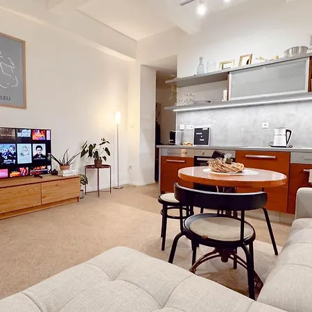 アパート Riverside Central Apartment *